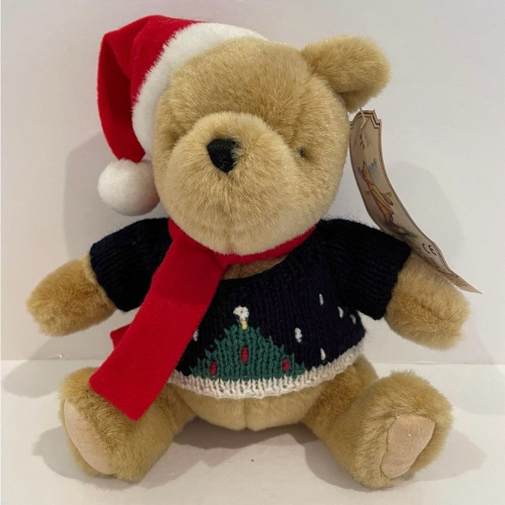 Gund Classic Winnie the Pooh Bear Christmas Holiday Red Santa Plush 7" NWT
